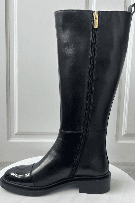 Copenhagen Shoes Love boot | Sort høj skind støvle med elastik og laksnude