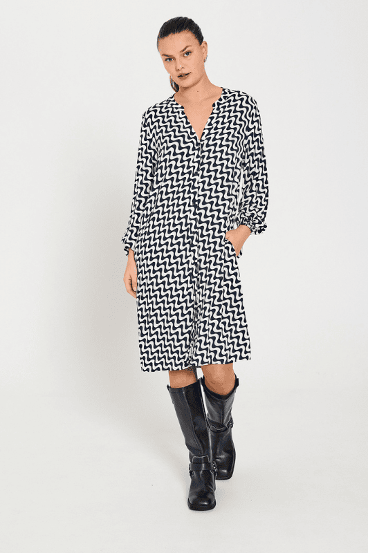 Freequent Adney dress | Langærmet viskosekjole i grafisk print