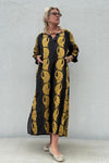 Gaspar Athen jaquard kaftan | Sort med guldmønster I Dresslab