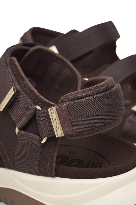 Woden Caroline | fleksibel sandal i mørkebrun I Dresslab