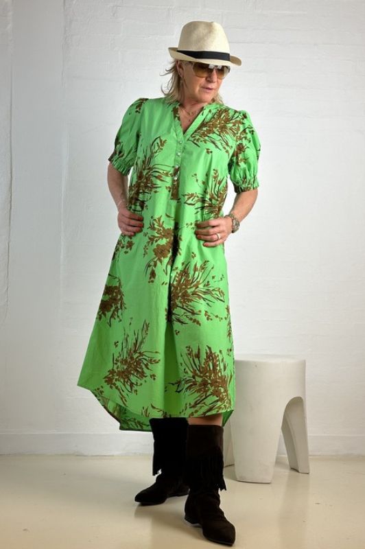Gaspar Tunø dress | Cool flower dress i grøn med cognac