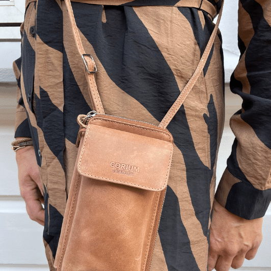 Corium Mobiltaske i ægte skind I vintage-brun