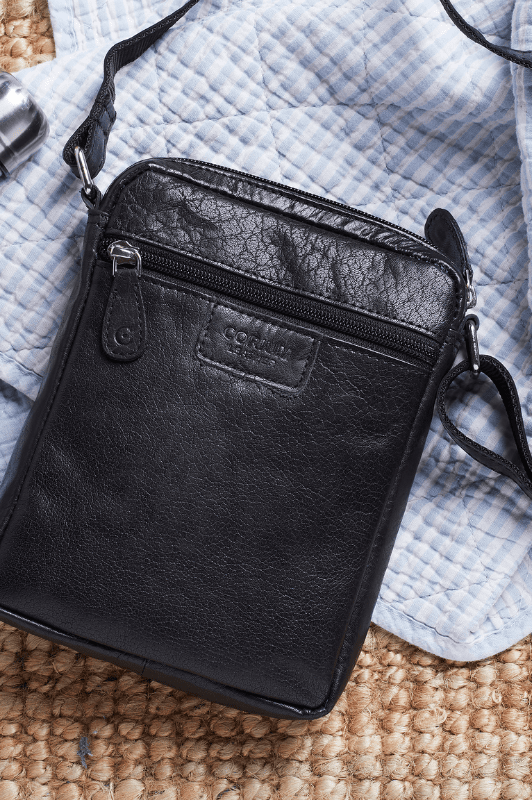 Corium Crossbody Taske | Allround rummelig og cool form I Sort